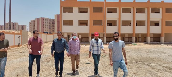 رئيس جهاز مدينة بدر يتفقد التشطيبات الأخيرة لمدرستين ثانويتين صناعيتين بنين وبنات يتم تنفيذهما لأول مرة 38136