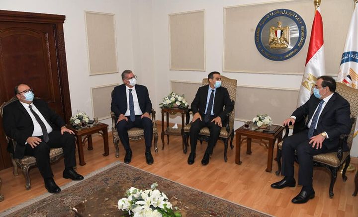 وزارة البترول والثروة المعدنية: وزير البترول يبحث تطوير التعاون مع شلمبرجير العالمية استقبل 40446