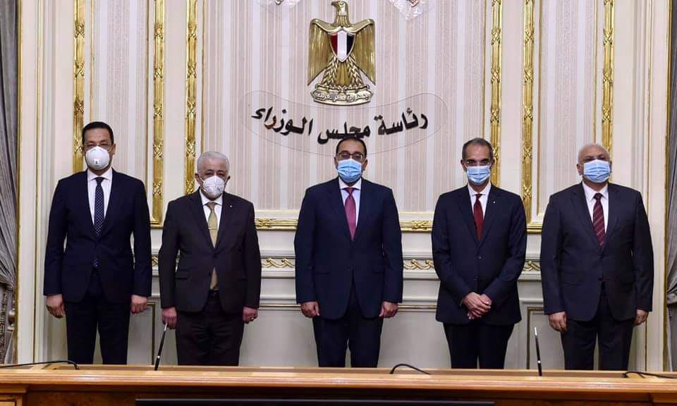 E6U7BlsWYAIB-IB.jpg
