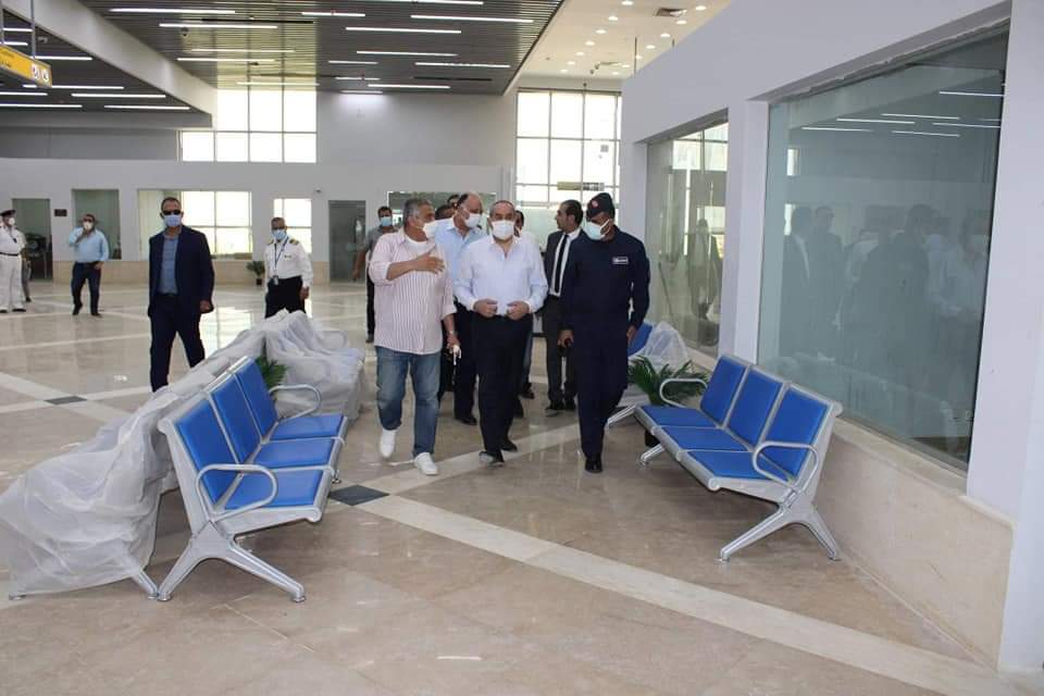قام الطيار محمد منار وزير الطيران المدني بجولة تفقدية لمطار العلمين الدولي، والذي يخدم منطقة الساحل E7EfdCZXoAImkUO