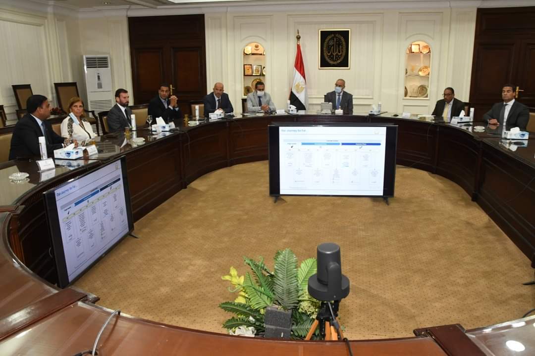 التقى الدكتور عاصم الجزار، وزير الإسكان والمرافق والمجتمعات العمرانية، ممثلى إحدى أكبر مجموعات الرعاية E7n