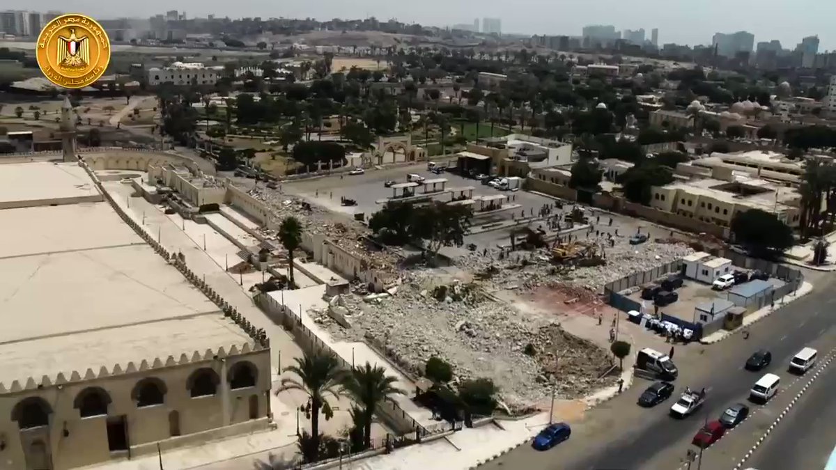 تفقد الدكتور مصطفى مدبولي، رئيس مجلس الوزراء، اليوم الأحد، موقع تطوير ساحة مسجد عمرو بن العاص، ضمن مخطط R80GeBAoOXGVsIIn