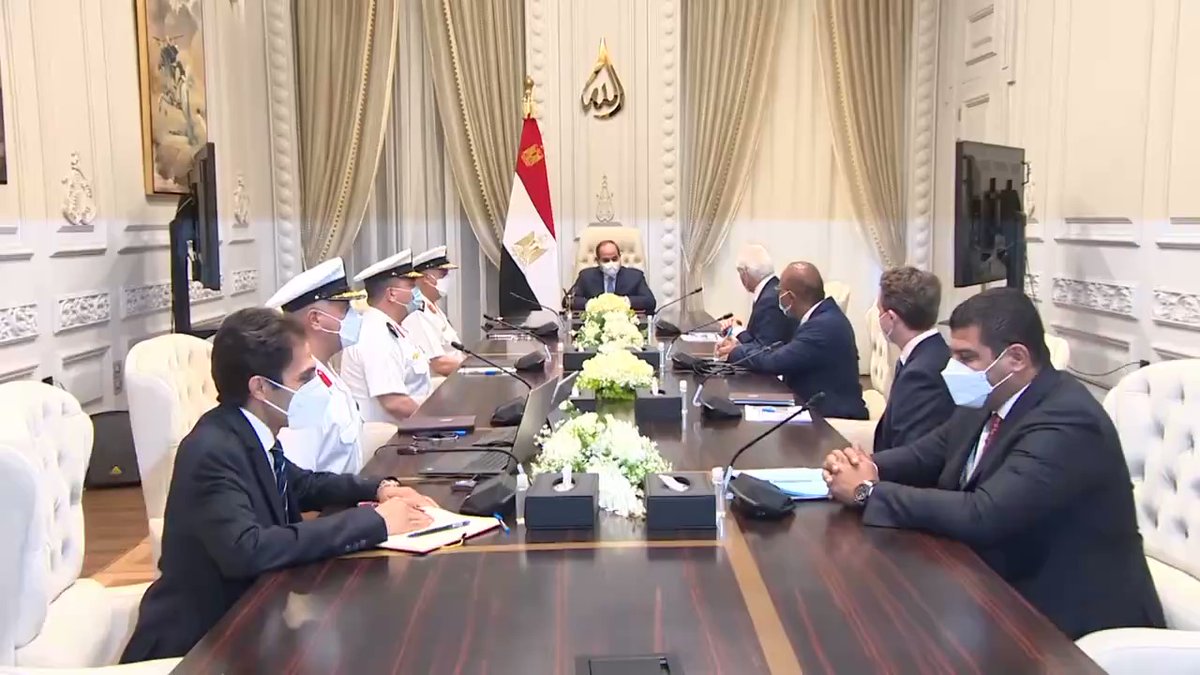 كما استقبل الرئيس عبد الفتاح السيسي اليوم السيد جان دونيل، مالك ومدير مجموعة شركات دونيل البلجيكية للأعمال tuLviY2hIAAlgOLr