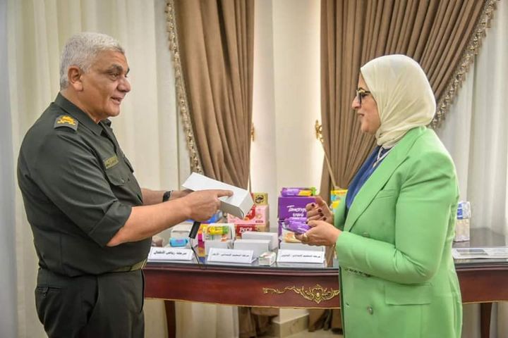 وزارة الصحة والسكان: وزيرة الصحة تتفقد منظومة تصنيع الوجبات المدرسية بشركة سايلو فودز 12567