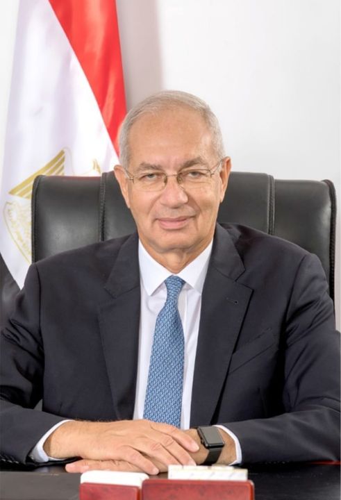 أصدر السيد الرئيس عبدالفتاح السيسي رئيس الجمهورية قراراً جمهورياً رقم ٣٤١ لسنة ٢٠٢١ بمد خدمة المهندس يحيى 18859