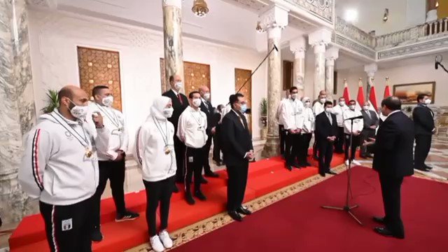 الرئيس عبد الفتاح السيسي يكرم صباح اليوم بقصر الاتحادية اللاعبين واللاعبات واطقم التدريب، الذين حققوا 1ySY0Flax e7ADr