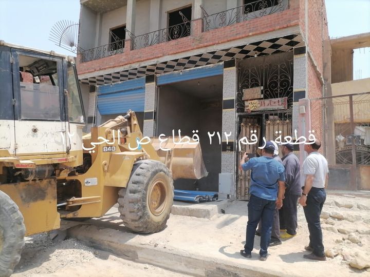 جهاز العاشر من رمضان يشن حملة مكبرة لإزالة مخالفات تغيير النشاط بالمدينة بالتعاون مع الشرطة رئيس الجهاز: 26070
