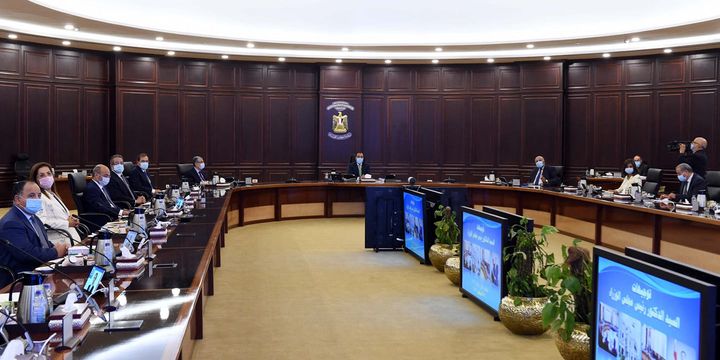 خلال اجتماع مجلس الوزراء برئاسة مدبولي اليوم: وزيرة الصحة : زيادة عدد مراكز لقاحات كورونا إلى 678 مركزا 27554
