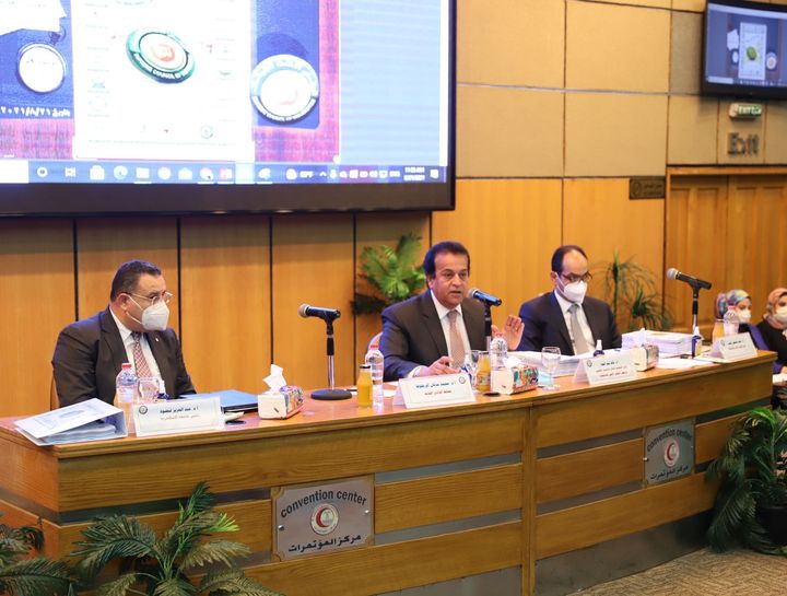 وزير التعليم العالي يرأس اجتماع المجلس الأعلى للجامعات بجامعة الإسكندرية عقد المجلس الأعلى للجامعات 41109