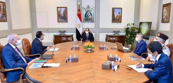 السيد الرئيس عبد الفتاح السيسي يتابع أداء ونشاط هيئة قناة السويس، والمشروعات الاستثمارية بالمنطقة 42826