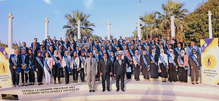 التعليم العالي : تخرج فوج شباب معاوني أعضاء هيئة التدريس بالجامعات المصرية من معهد إعداد القادة تلقى د 47098