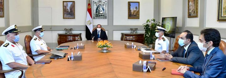 السيد الرئيس يطلع على عرض لأحدث التقنيات الهندسية والإنشائية لبناء الموانئ البحرية وتطويرها على مستوى 48856