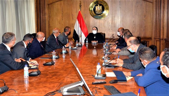 وزارة التجارة والصناعة: وزيرة التجارة والصناعة تستعرض مع الرئيس التنفيذي لشركة جنرال موتورز 52583