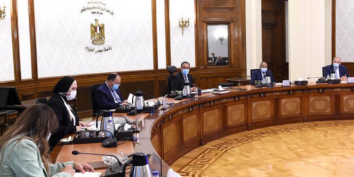 رئيس الوزراء يتابع خطط التوسع في المجمعات الصناعية على مستوى الجمهورية مدبولي: تكليفات من الرئيس بوضع ملف 68356