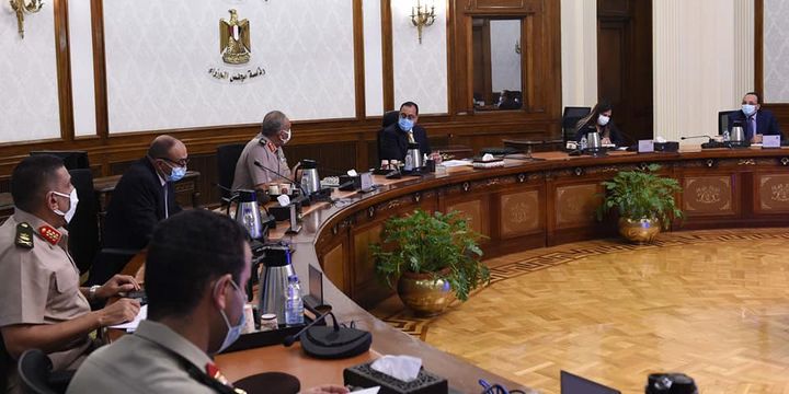 في اجتماع مع رئيس الهيئة الهندسية للقوات المسلحة: رئيس الوزراء يتابع عددا من مشروعات التطوير الجاري 89152