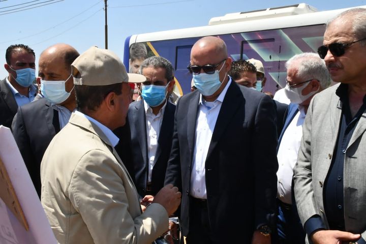 وزير الإسكان ومحافظ الغربية يتفقدان مجمع الخدمات والمجمع الزراعى الجارى تنفيذهما ضمن المبادرة الرئاسية 94043