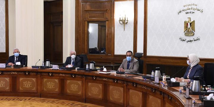 رئيس الوزراء يتابع جهود تطوير منظومة التغذية المدرسية تنفيذاً لتكليفات رئيس الجمهورية عقد الدكتور 94786