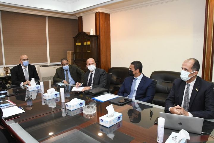 تنفذها شركة cscec الصينية: وزير الإسكان يعقد اجتماعه الثانى خلال أسبوعين لمتابعة التصميمات المقترحة 96037