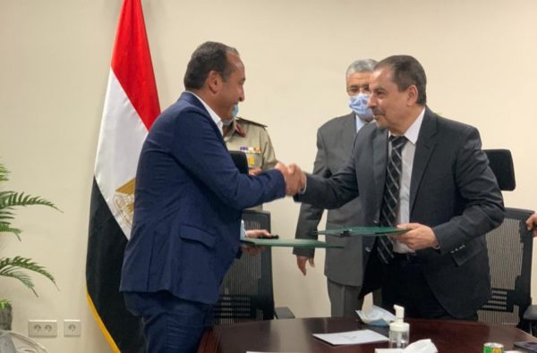 شهد وزير الكهرباء والطاقة المتجددة الدكتور/ محمد شاكر، بمبنى الوزارة بالعاصمة الادارية الجديدة، توقيع عقد E78 2qVWEAcDs A