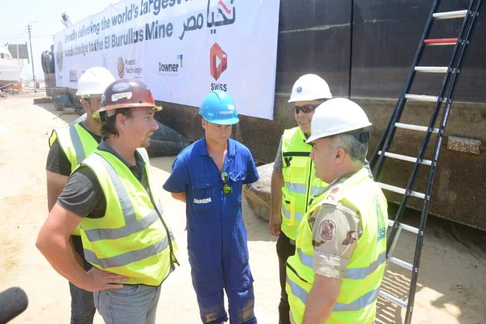 شهد بوغاز البرلس بمحافظة كفر الشيخ، وصول الكراكة الهولندية «تحيا مصر» لنقلها لمصنع الرمال السوداء لبدء E8a5oI5X0BkDWjP