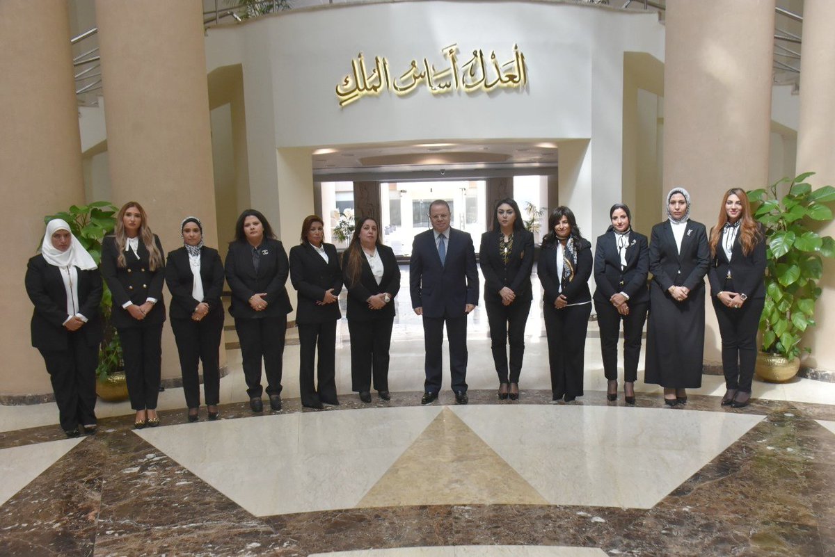 النائب العام يلتقي بعضوات النيابة العامة الجديدات، ويؤكد لهن أهميةَ قرار نقلهن للعمل بالنيابة العامة E95GUV4WEAAQuQW