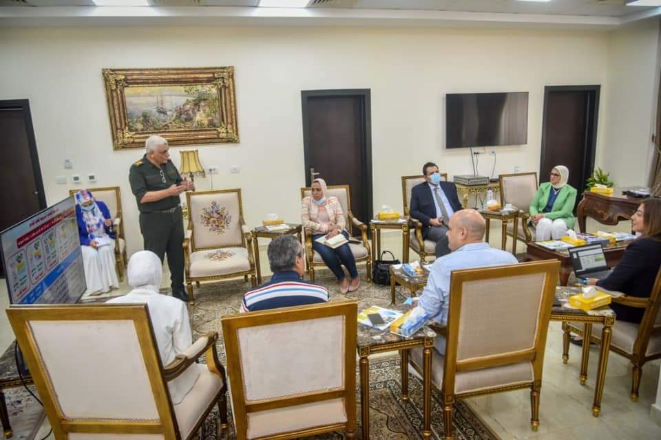 تفقدت الدكتورة هالة زايد وزيرة الصحة، شركة "سايلو فودز" للصناعات الغذائية، لمتابعة منظومة تصنيع الوجبات E9LvtGDXEAMbUZS