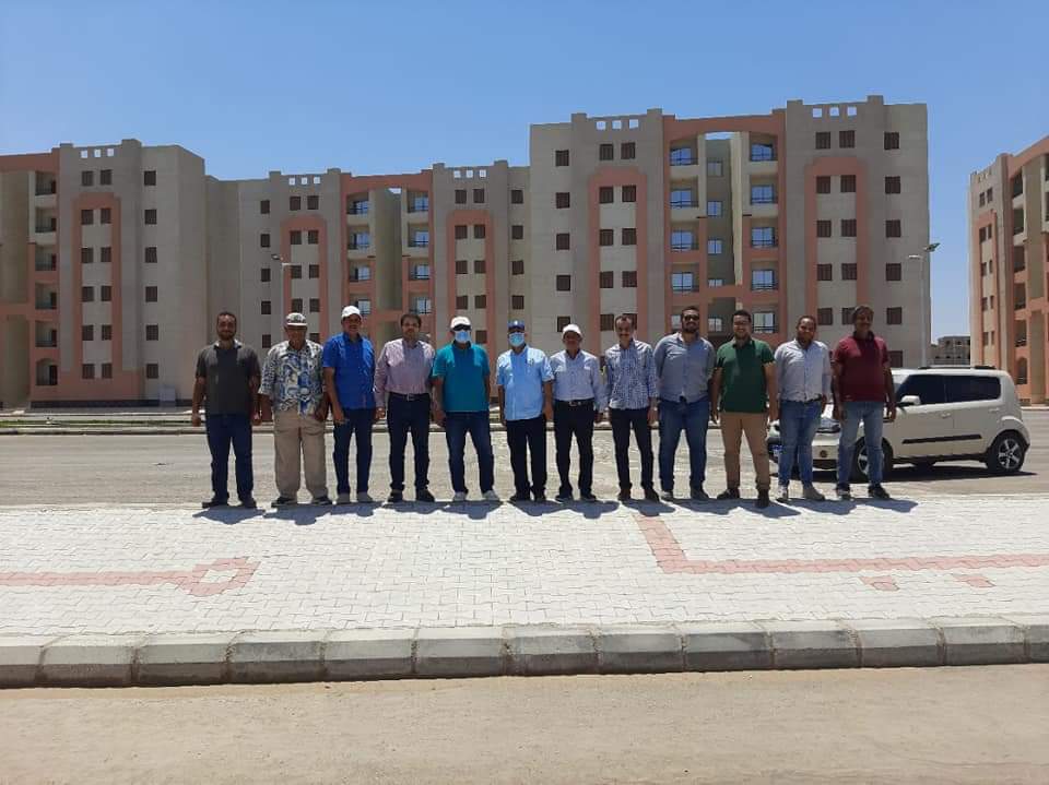 مسئولو وزارة الإسكان يتفقدون مشروعات مدينتي "سوهاج وأخميم الجديدتين" الانتهاء من تنفيذ ٢٤٣٢ وحدة سكنية E9TmHygWQAIqO6I
