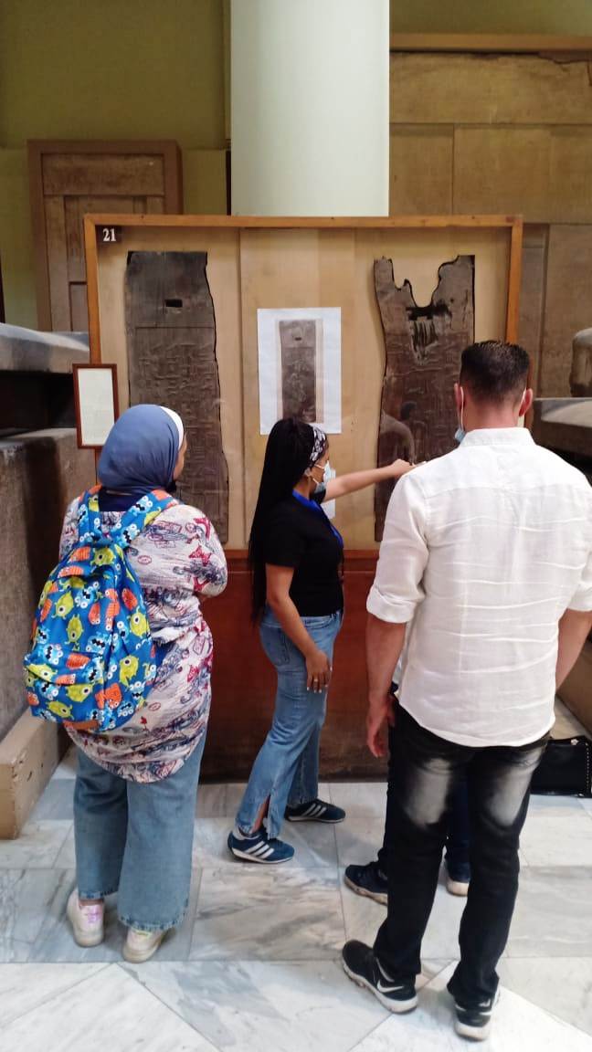 من فعاليات الجولات الأرشادية المقدمة فى المتحف المصرى يقدمها أصدقاء المتحف المصري حيث تم تدريب طلاب الآثار E9acttkX0AMgebM