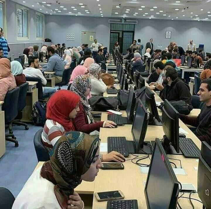 التعليم العالي : دليل إرشادي لمساعدة طلاب المرحلتين الأولى والثانية في تقليل الاغتراب وجه د 14292
