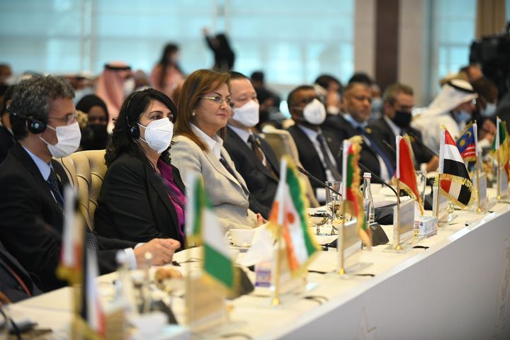 بعد مشاركتها بصفتها محافظ مصر لدي البنك الإسلامي للتنمية: د 15855