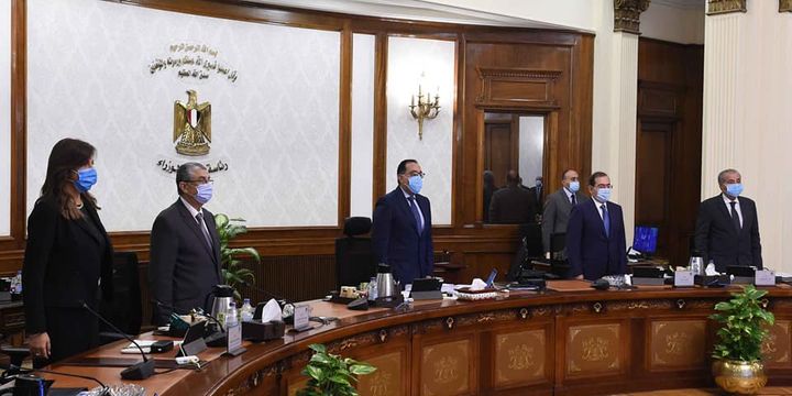 في بداية اجتماعه اليوم : مجلس الوزراء يقف دقيقة حدادًا على روح المشير طنطاوي في بداية اجتماع مجلس 16716