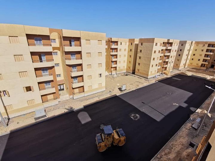 وزارة الإسكان والمرافق والمجتمعات العمرانية: مسئولو الإسكانيتفقدون سير العمل بمشروعات 16973