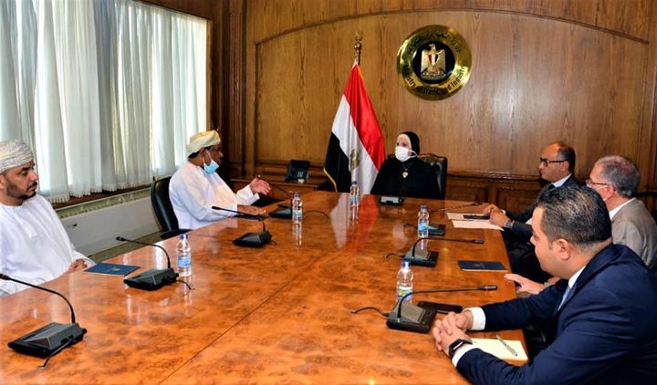 وزارة التجارة والصناعة: وزيرة التجارة والصناعة تبحث مع أعضاء مجلس الأعمال المصري العماني سبل 18097
