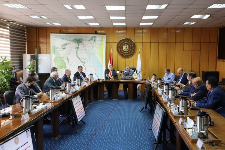وزارة القوى العاملة: وزيرا القوي العاملة وقطاع الأعمال يشهدان توقيع اتفاقية بشأن مستحقات 23900