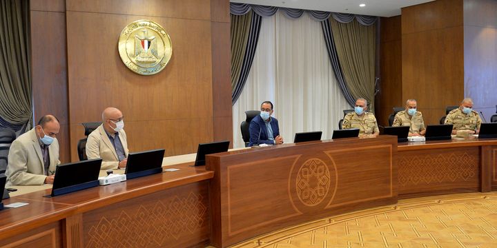 خلال جولته بمشروعات العاصمة الإدارية الجديدة: رئيس الوزراء يتابع تنفيذ مشروع المحطة المركزية للحافلات 24519