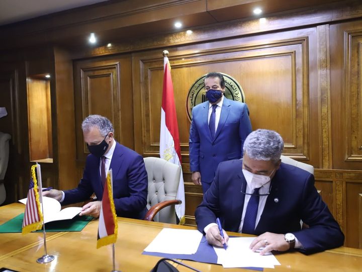 وزير التعليم العالي يشهد توقيع تجديد اتفاقية التعاون العلمي والتكنولوجي بين مصر والولايات المتحدة الأمريكية 30549
