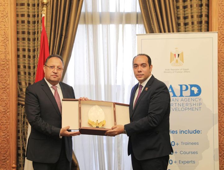 زيارة وفد تنسيقية شباب الأحزاب والسياسيين لمقر الوكالة المصرية للشراكة من أجل التنمية استقبل 31377