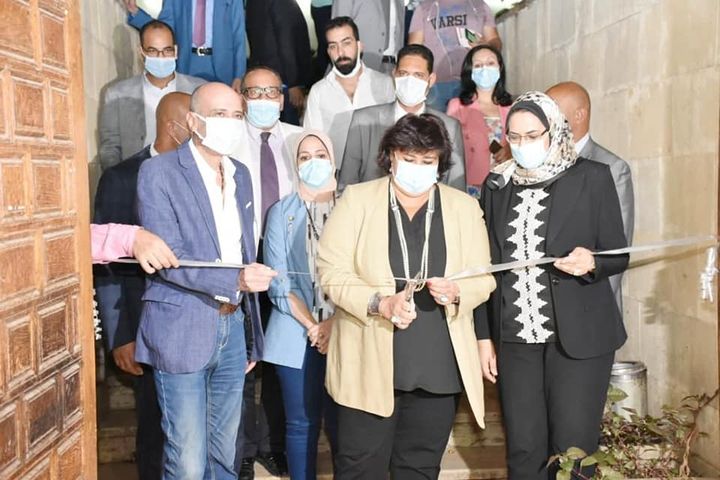 وزارة الثقافة: ضمن فعاليات الاحتفال بمئوية الدكتور ثروت عكاشة: وزيرة الثقافة تفتتح معرضا 66710
