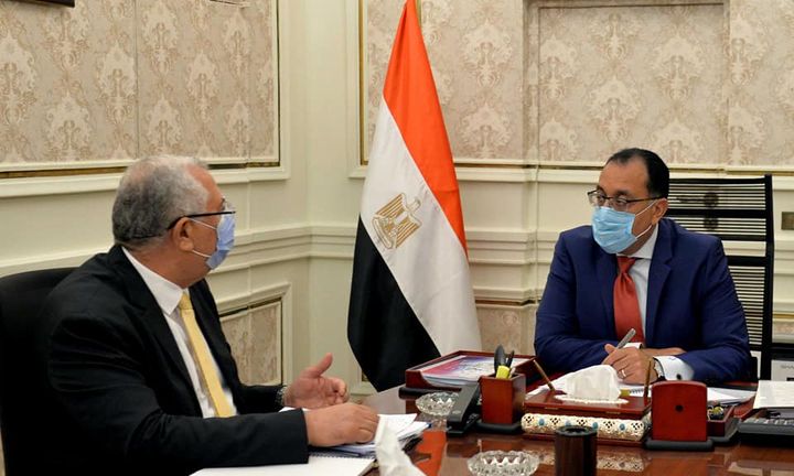 رئيس الوزراء يستعرض مع وزير الزراعة مشروع المزارع المصرية النموذجية المشتركة في أفريقيا مدبولى: حريصون 72956