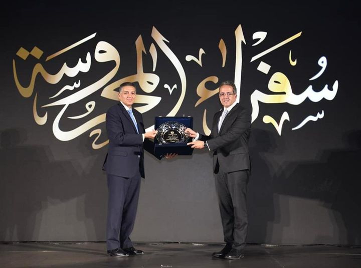 وزير السياحة والآثار يلتقي سفراء مصر المنقولين للعمل في الخارج  استضاف الدكتور خالد العناني وزير 73101