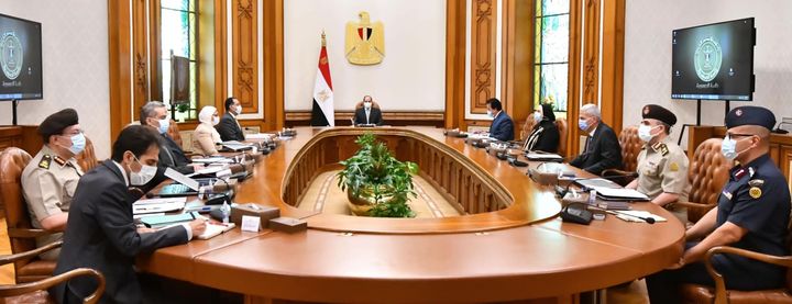 السيد الرئيس يوجه بانشاء ٣ مراكز قومية فائقة التطور لتدريب كوادر المهن الطبية والصحية في مصر، تقديراً للدور 74243