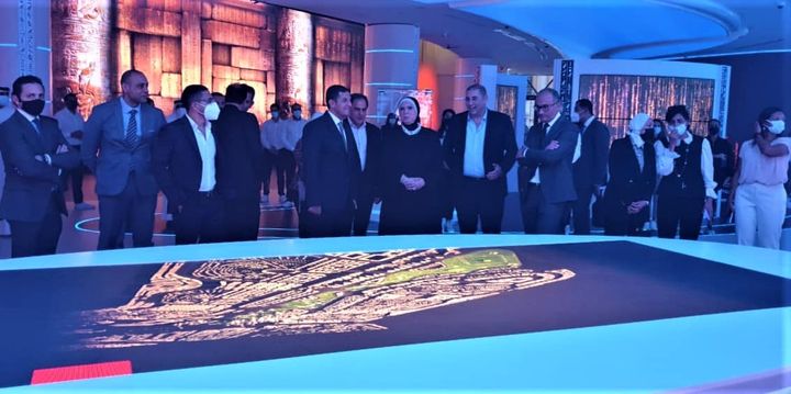 وزارة التجارة والصناعة: قبل أيام من الافتتاح الرسمى وزيرة التجارة والصناعة تستعرض 81561
