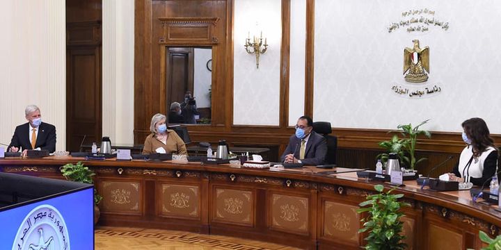 رئيس الوزراء يلتقى وزيرة الدولة الهولندية للهجرة مدبولى: مبادرة حياة كريمة تسهم بشكل متكامل في القضاء على 94353 1