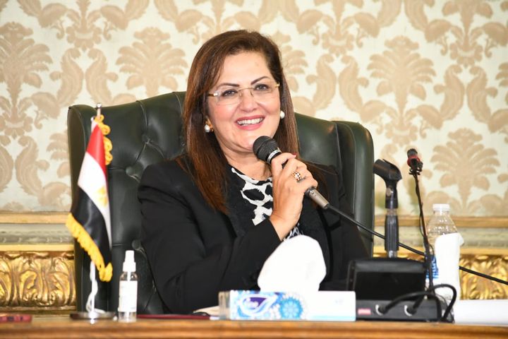 وزيرة التخطيط تلقي محاضرة تثقيفية حول ملامح التجربة التنموية ( حياة كريمة) بالجمعية المصرية للاقتصاد 99710