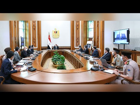 الرئيس عبد الفتاح السيسي يجتمع برئيس مجلس الوزراء وعدد من الوزراء والمسئولين hqdefau 103