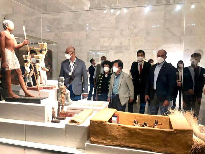 استكمالا لجولاته السياحية بالقاهرة، زار السيد بيونج سيوك بارك رئيس الجمعية الوطنية بجمهورية كوريا الجنوبية 17784