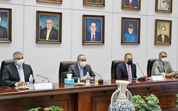 -وزيرا السياحة والآثار والطيران المدني يعقدان اجتماعاً موسعاً لمناقشة عدد من الموضوعات التي تساهم في الترويج 21212