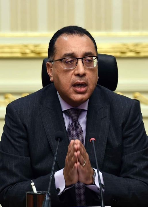 رئيس الوزراء يلتقى وزيرى شئون مجلس الوزراء والسعادة بدولة الإمارات العربية الشقيقة التقى الدكتور مصطفى 22945