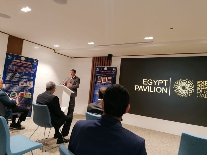 وزير التعليم العالي يستعرض تقريرًا حول فعالية تعزيز دور شباب الباحثين فى مجال علوم الفضاء لوفد مصر المشارك 25513
