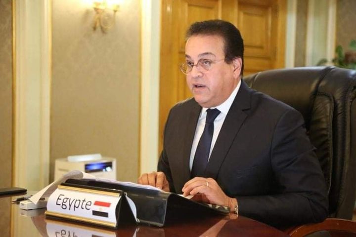 وزير التعليم العالي يستعرض تقريرًا حول استعدادات جامعة القاهرة الجديدة التكنولوجية لبدء العام الدراسي 30499